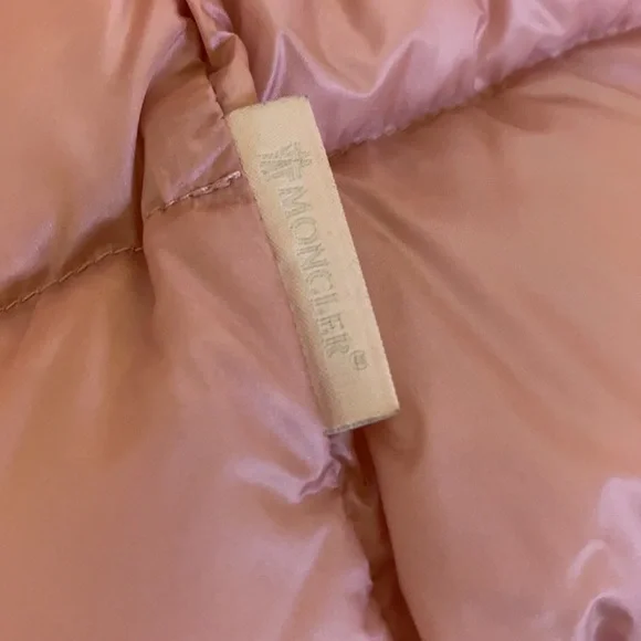 Moncler Puffer with Premium Mink Fur Details – Luxurious & Truly Rare 🩷 - Picture 11 of 16